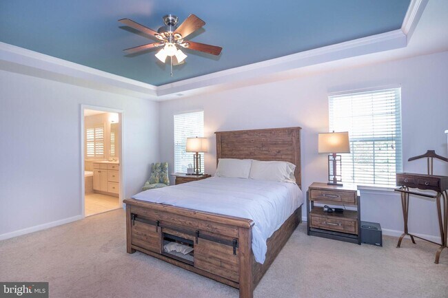 Building Photo - 8061 Side Hill Dr