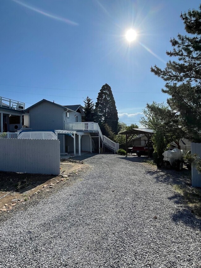 Building Photo - 2640 Emily St