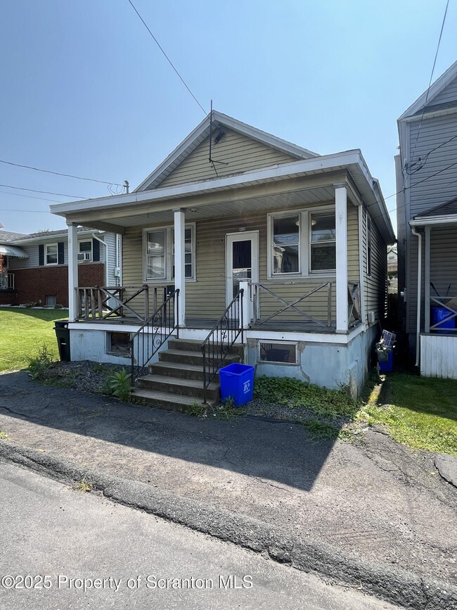 Primary Photo - 525 E Lackawanna Ave
