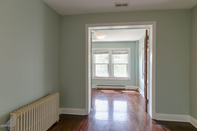 Building Photo - Light-Filled Two Bedroom Home in Hill East...