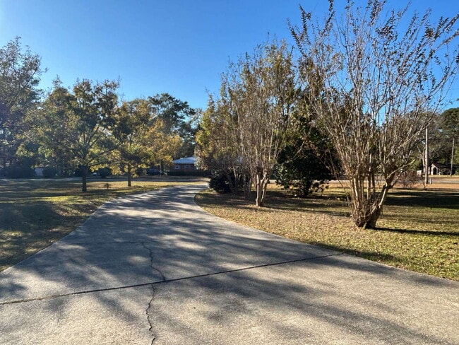 Building Photo - 761 Bob Hall Rd