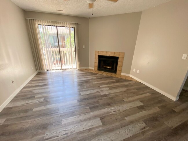 Building Photo - Second Floor Two Bedroom W/Private patio. ...