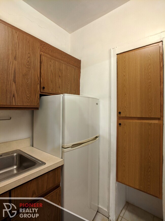 Building Photo - 1164 N Dearborn St