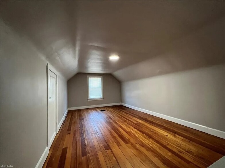 Building Photo - 3573 Cummings Rd