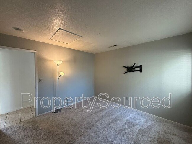Building Photo - 700 McCoy Ct