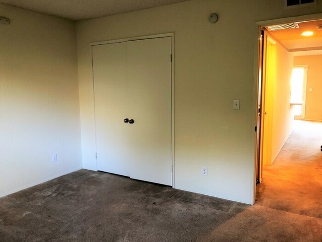 Building Photo - 5005 Collwood Way
