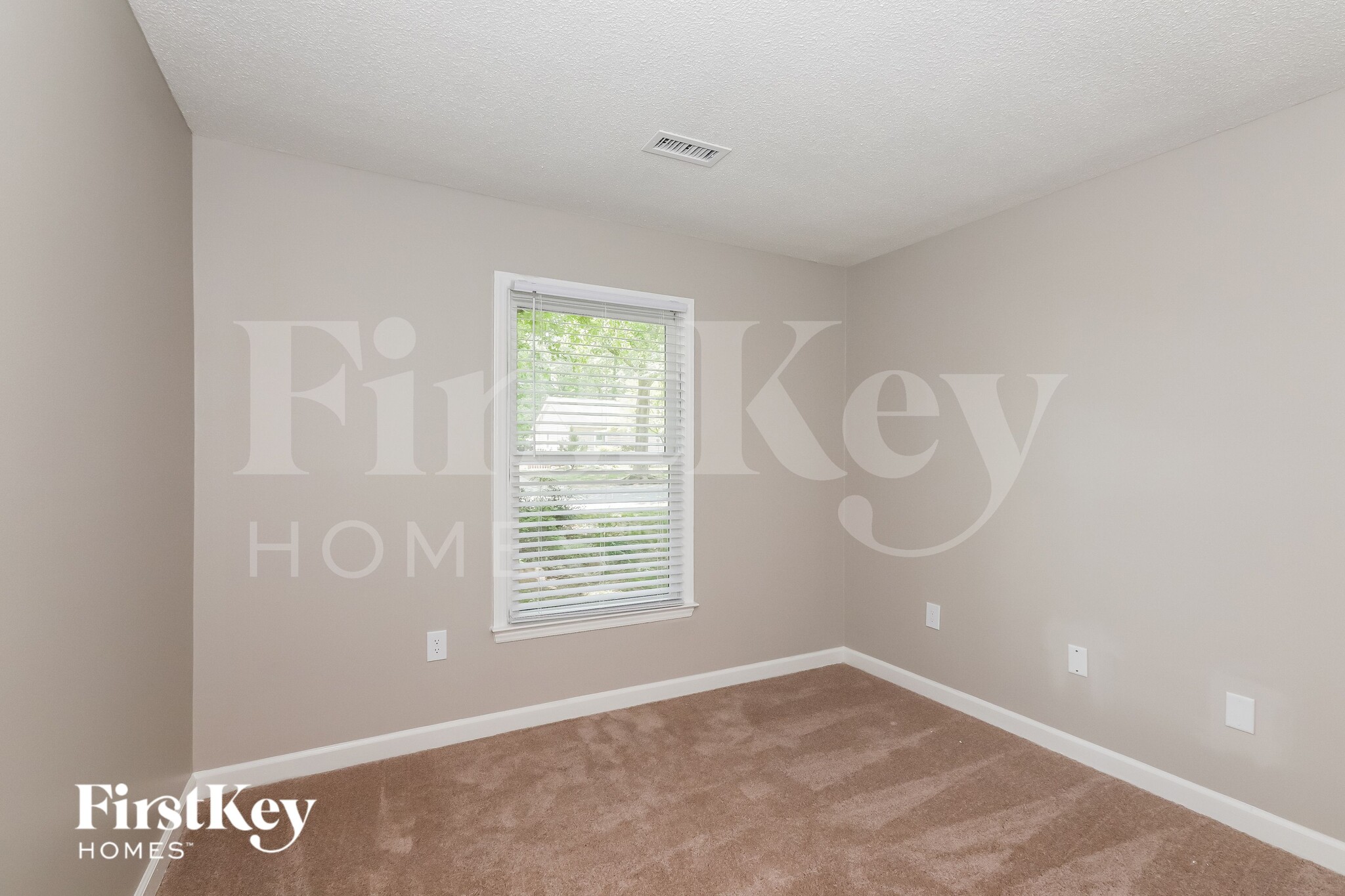 Building Photo - 4914 Chestnut Lake Dr