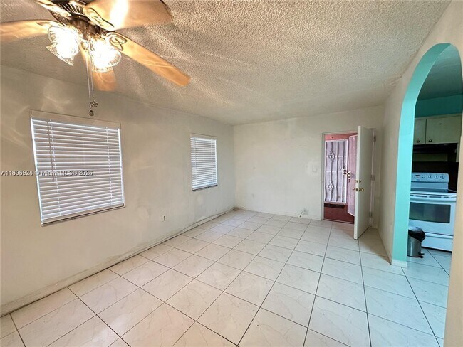 Building Photo - 1525 NW 19th Terrace