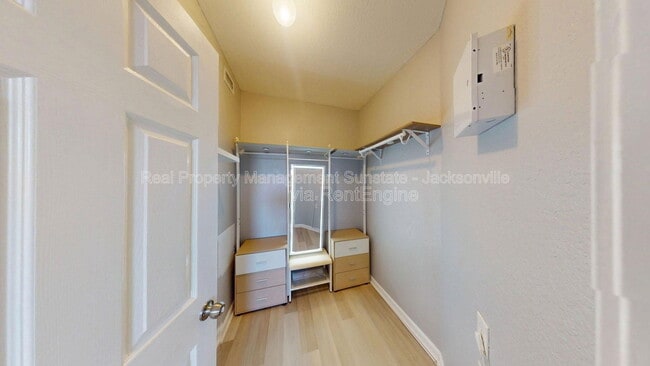 Building Photo - 10075 Gate Pkwy N