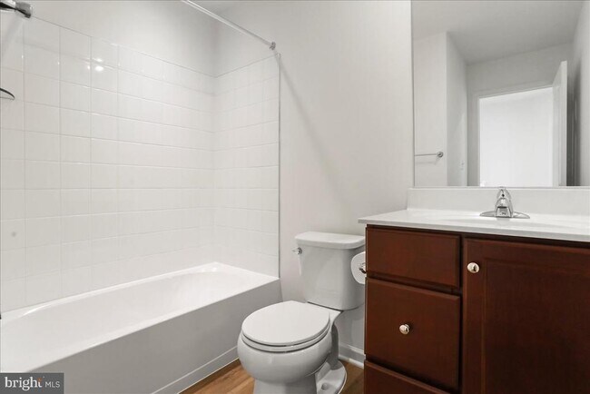 Building Photo - 100 Stafford Pl