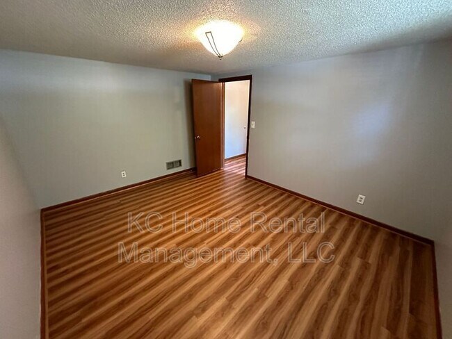 Building Photo - 1209 SW Westminister Rd