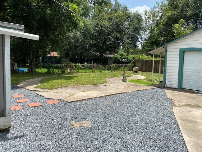 Building Photo - 8914 Linda Vista Rd