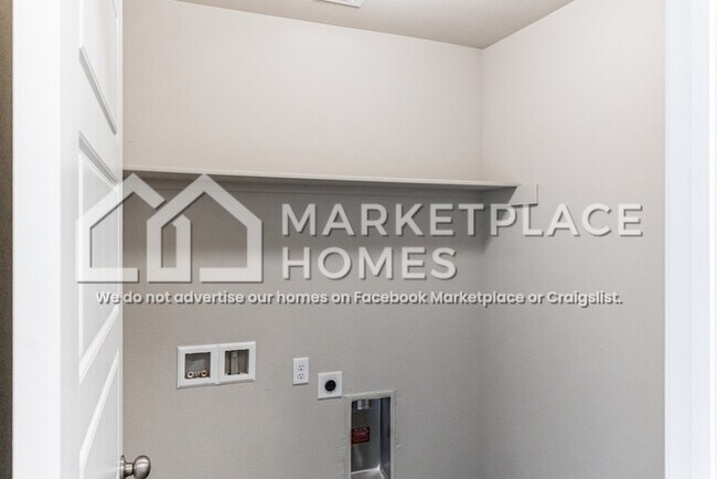 Building Photo - 1011 W Cheyenne Ln