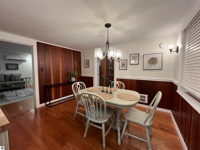 Building Photo - 3846 N Four Mile Rd