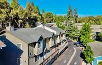 Building Photo - OAK RIDGE VILLAGE CONDO