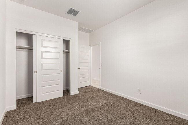 Building Photo - Brand New - Never Lived In 4 Bedroom / 2 B...
