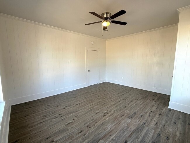 Building Photo - 503 N 5th St