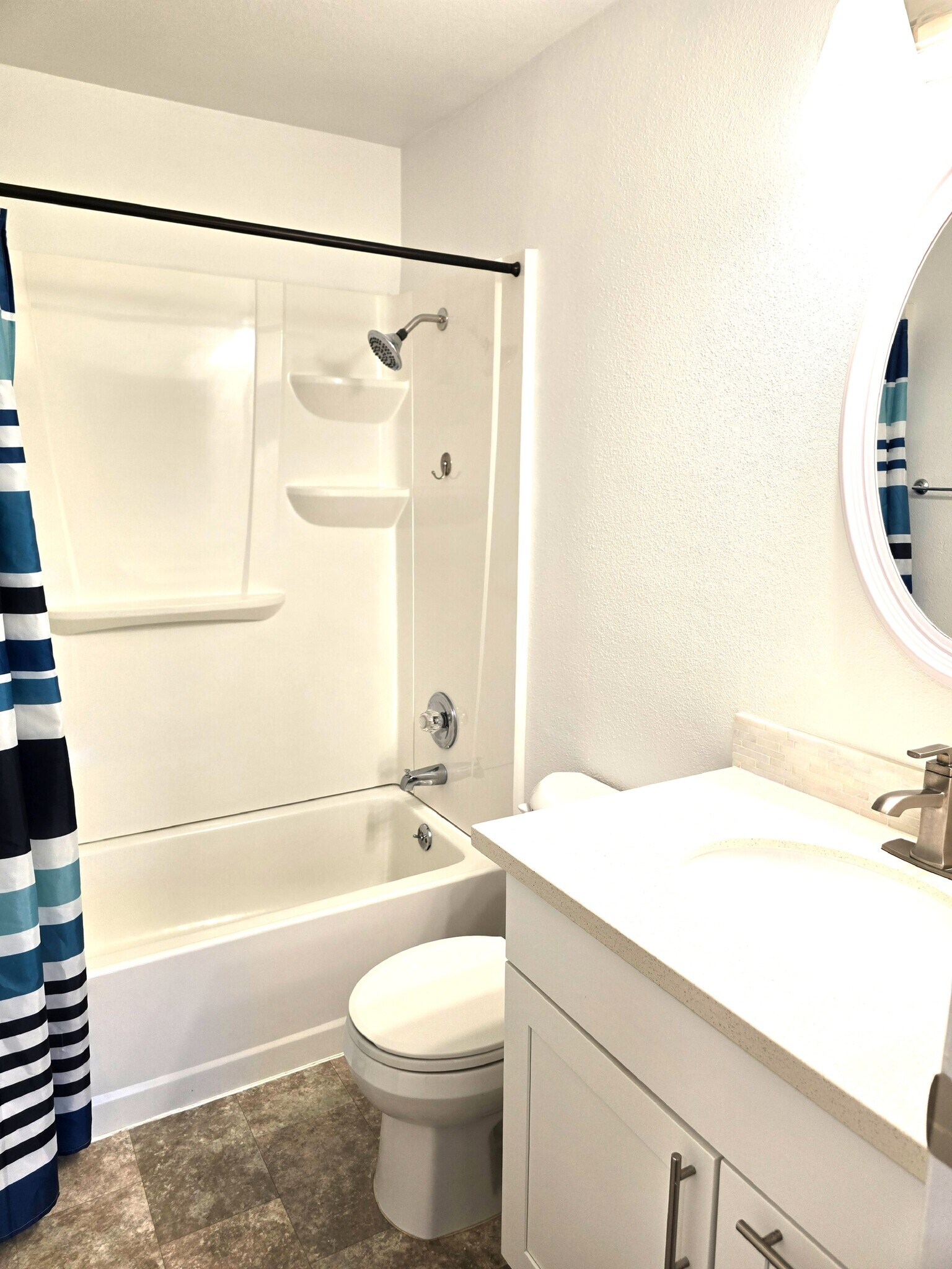 Main Full Bath - 9906 NE 124th St