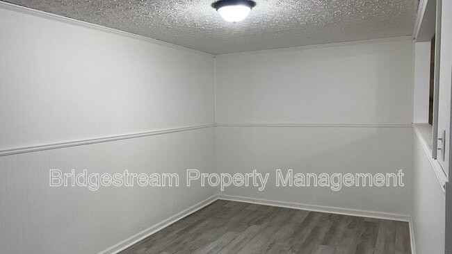 Building Photo - 6116 Rosebury Dr