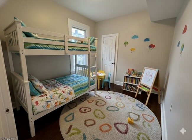 Building Photo - 44 Clifford St