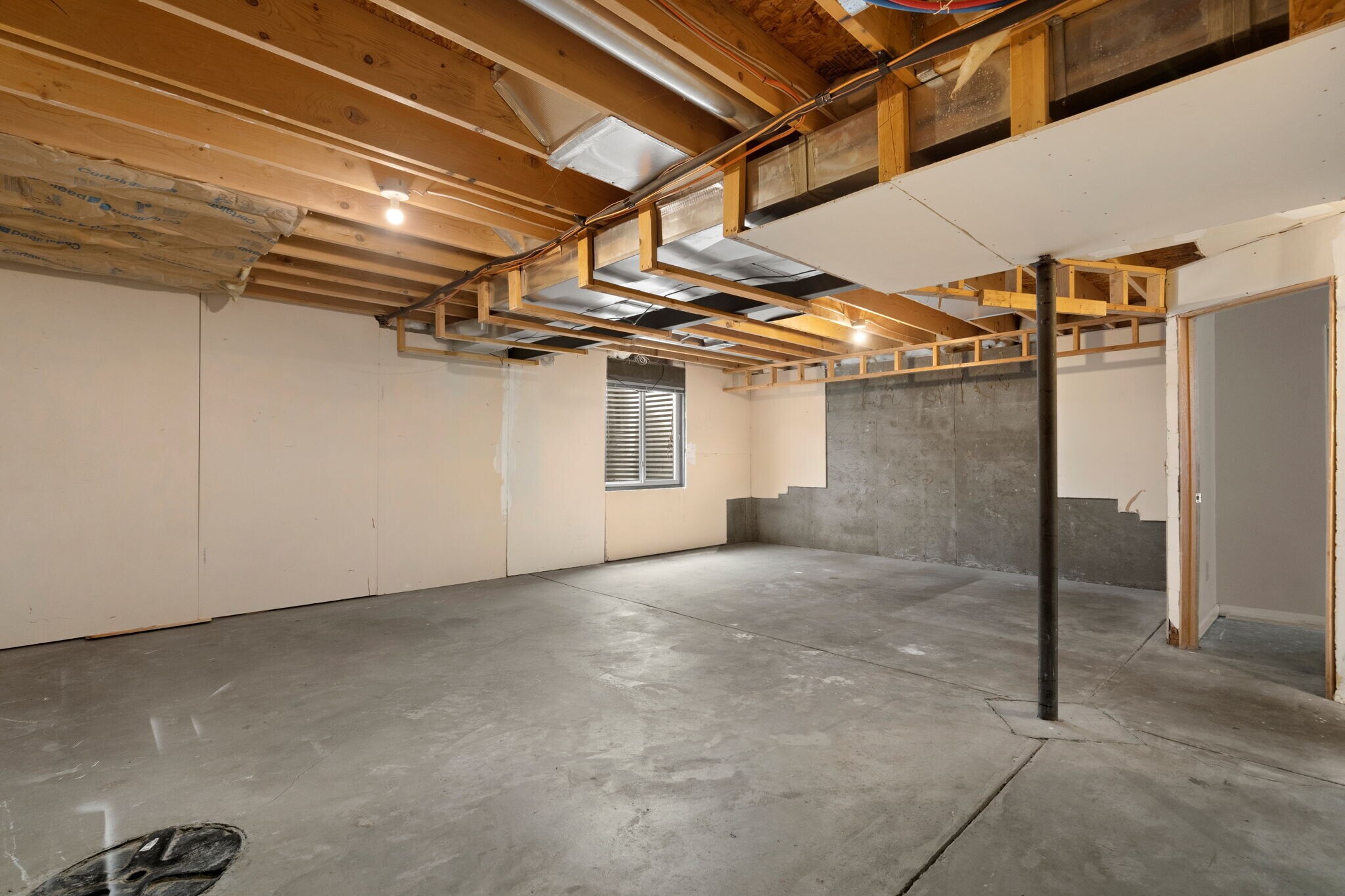 Building Photo - 3761 Mt Flora St