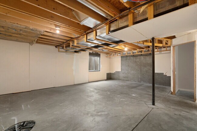 Building Photo - 3761 Mt Flora St