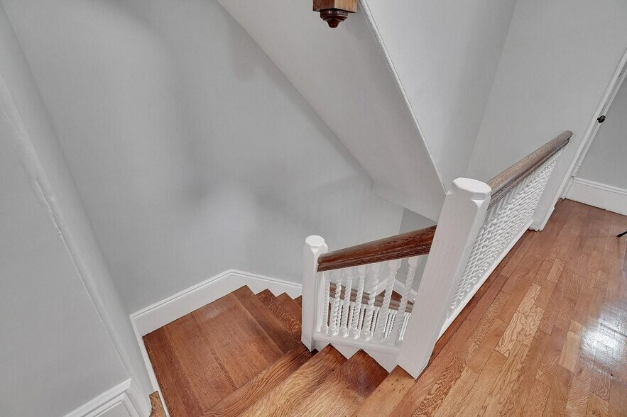 Building Photo - 11 South Munroe Ter