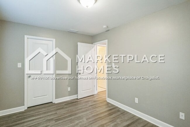 Building Photo - 216 Hendricks Pl