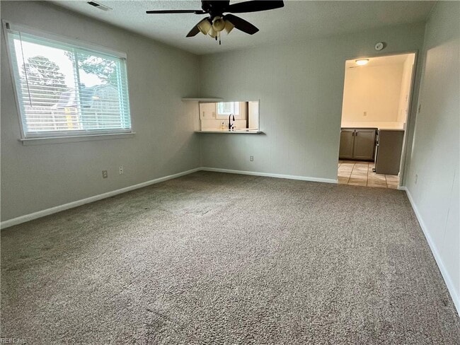 Building Photo - 3905 Brentwood Crescent