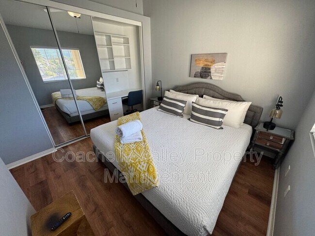 Building Photo - 44060 Dalea Ct