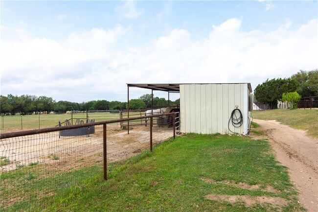 Building Photo - 15000 Fitzhugh Rd