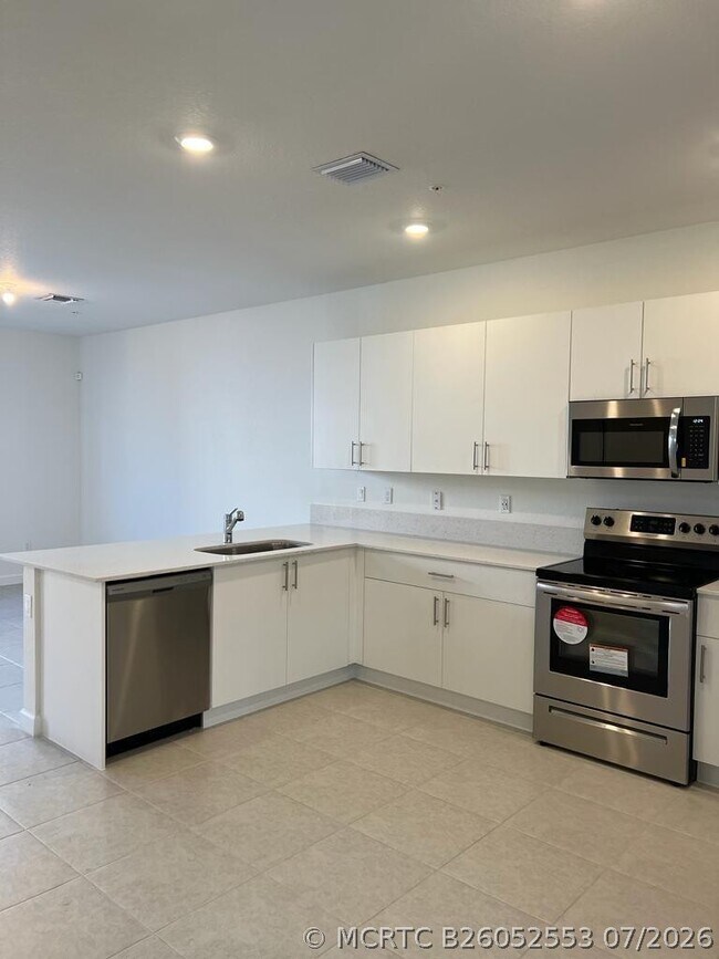 Building Photo - 237 SW 159th Way