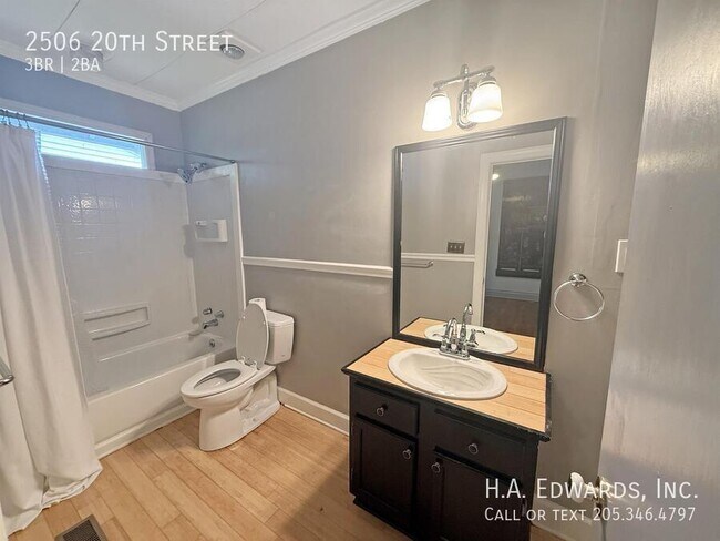 Building Photo - 2506 20th St