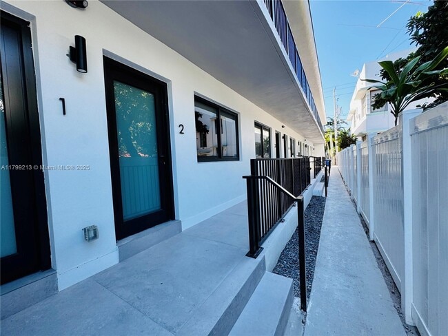 Building Photo - 944 Jefferson Ave