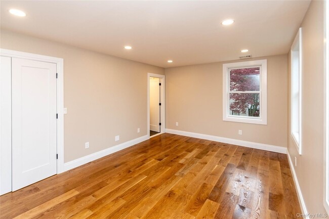 Building Photo - 4407 Albany Post Rd