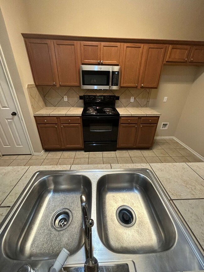 Building Photo - 1510-1512 Piedmont Drive