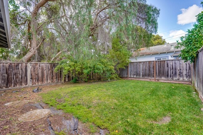 Building Photo - Wonderful 3 bedroom , 2 bath home in Mount...