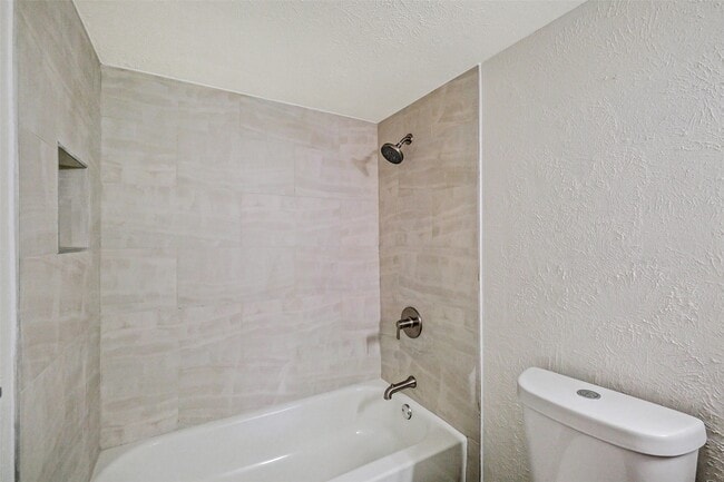 Building Photo - 5007 Ridgecreek Dr