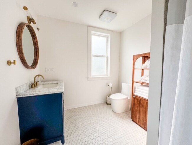 Building Photo - Brand new, huge 2 BR/2BA fully furnished i...