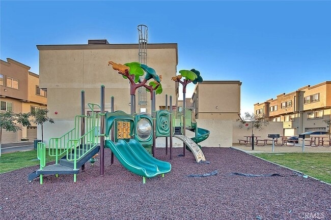 Building Photo - 900 S Dwight Ave