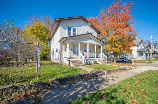 Primary Photo - 1449-1451 N. 6th Street