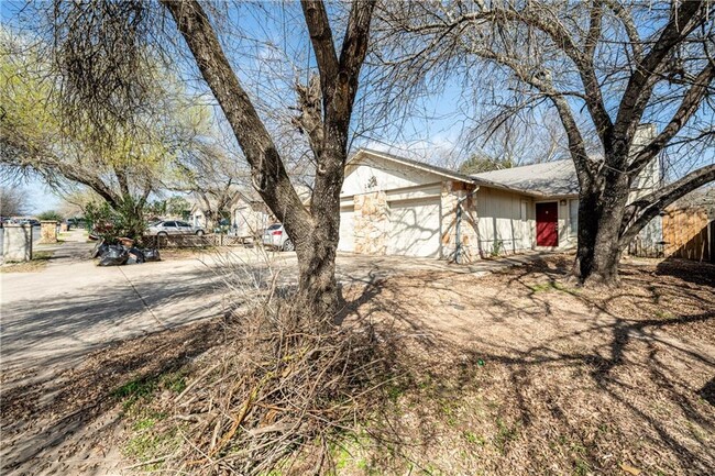 Building Photo - 1212 Bonnie Brae St