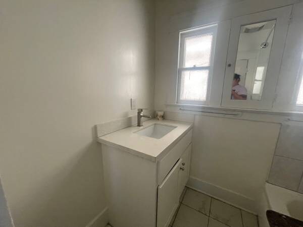 Building Photo - 1625 W 55th St