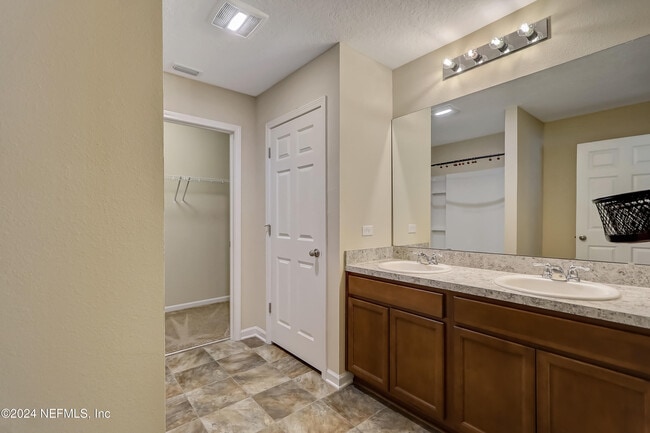 Building Photo - 11168 Watkins Ct