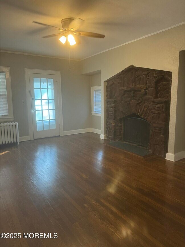 Building Photo - 510 Brinley Ave