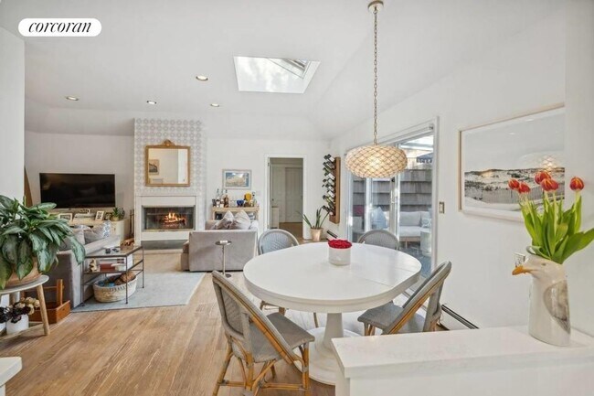 Building Photo - 62 Middle Pond Rd