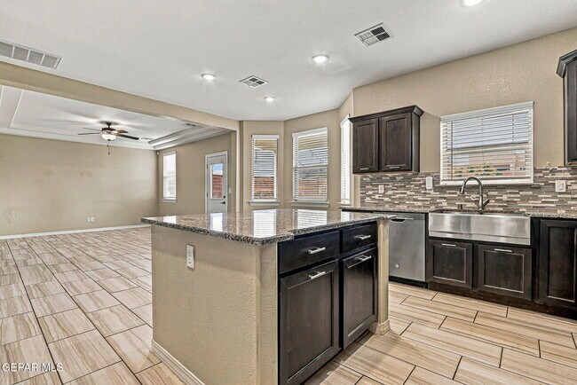 Building Photo - 14525 Juan Diego Dr