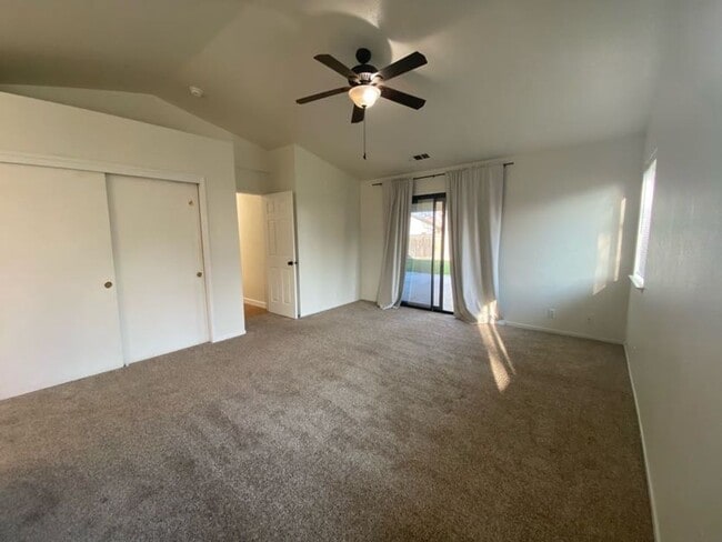 Building Photo - 1947 Henshaw Ave