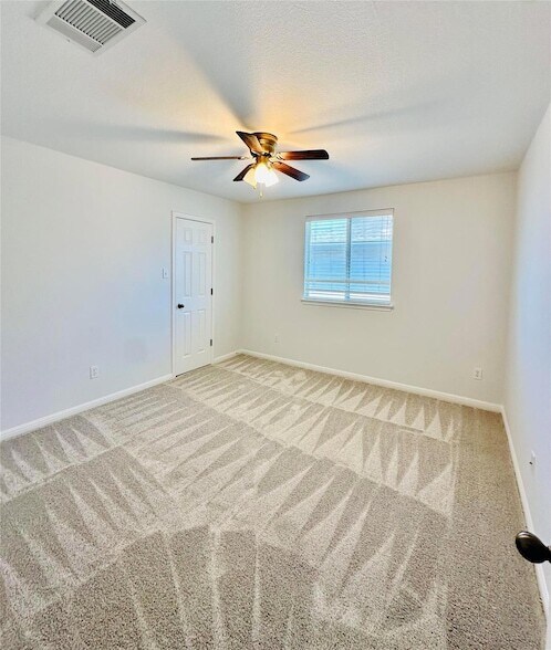 Building Photo - 2800 Canyon Valley Run