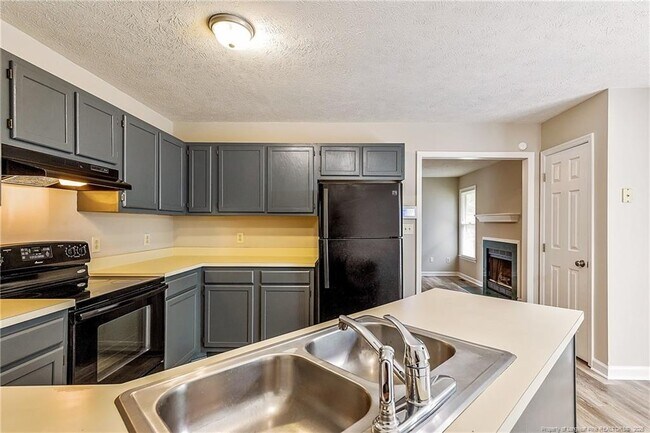 Building Photo - 5928 Lively Ct
